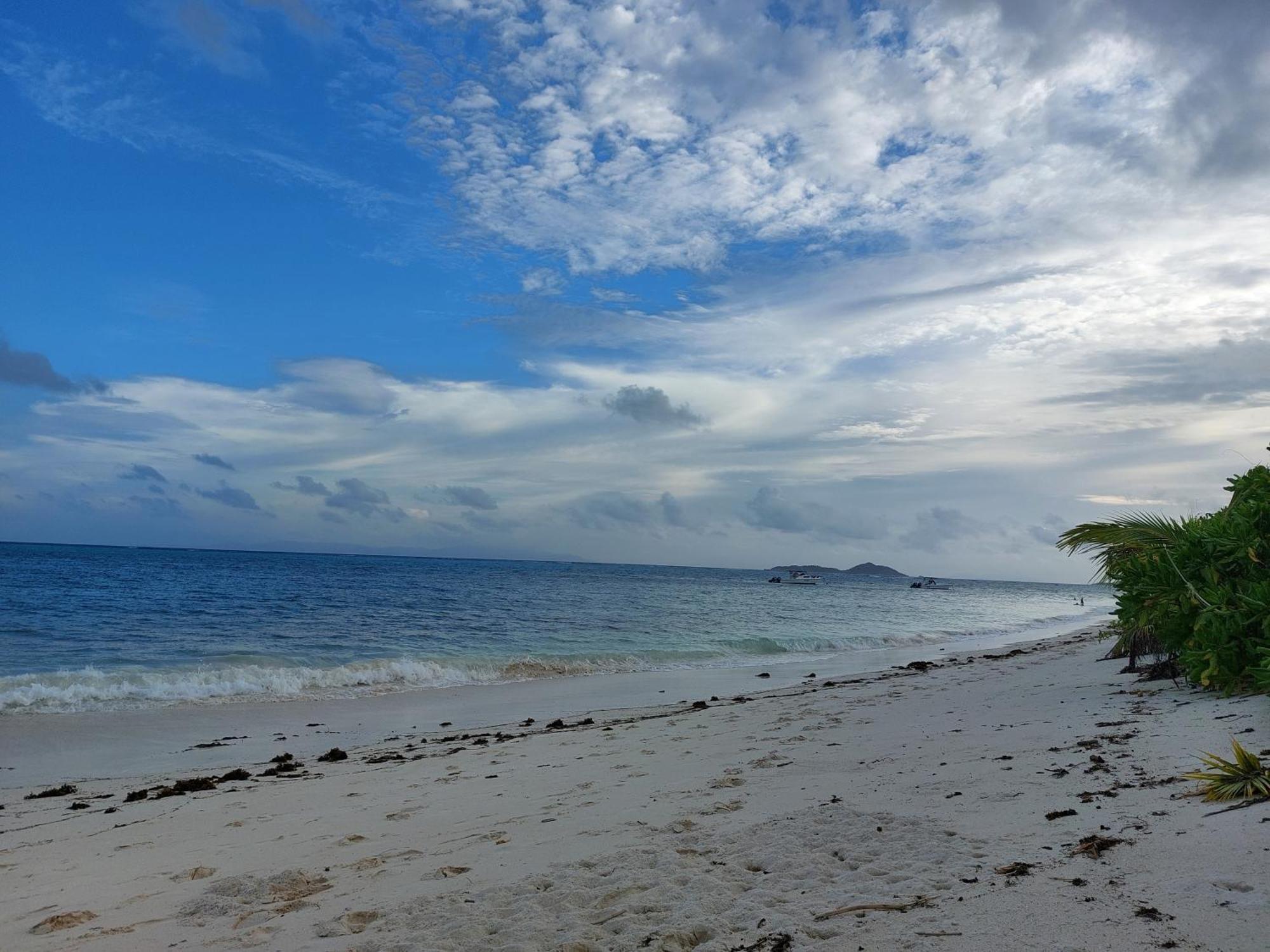 Ferienwohnung Blue Sky Self Catering Grand Anse  Exterior foto